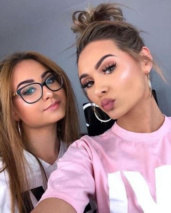Talia Mar with her sister