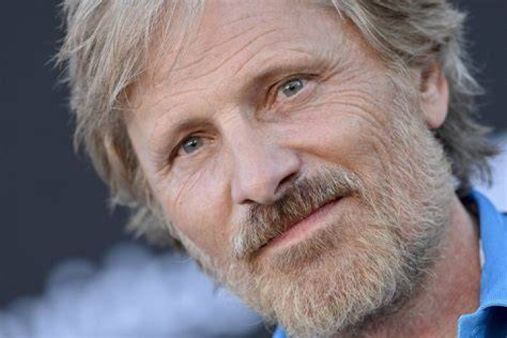 Viggo's first IG post