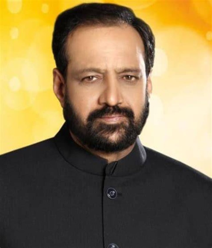 Vinod Ghosalkar career