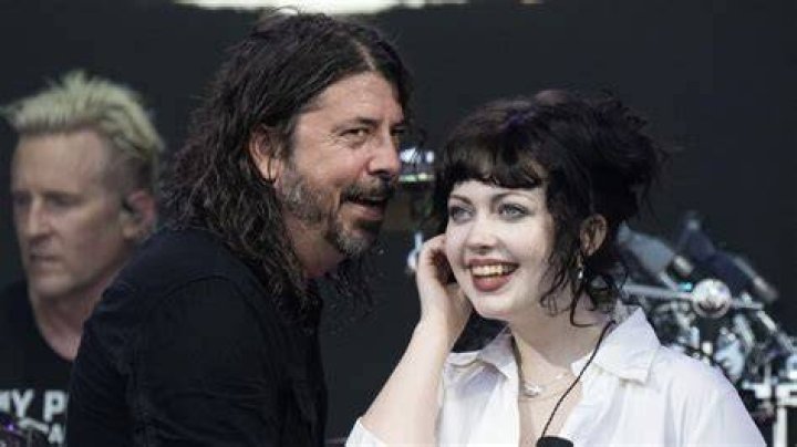 Violet Grohl collaborated with her dad in various music videos