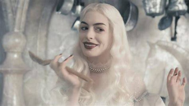 What does The White Queen symbolize in Alice in Wonderland?