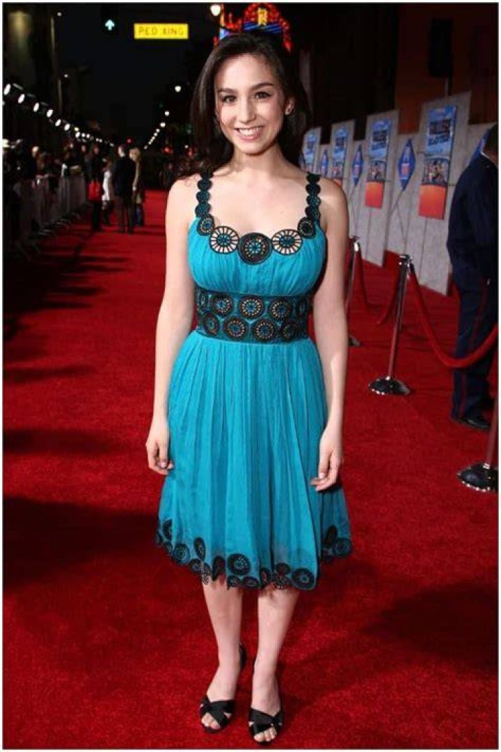 What is Molly Ephraim net worth?