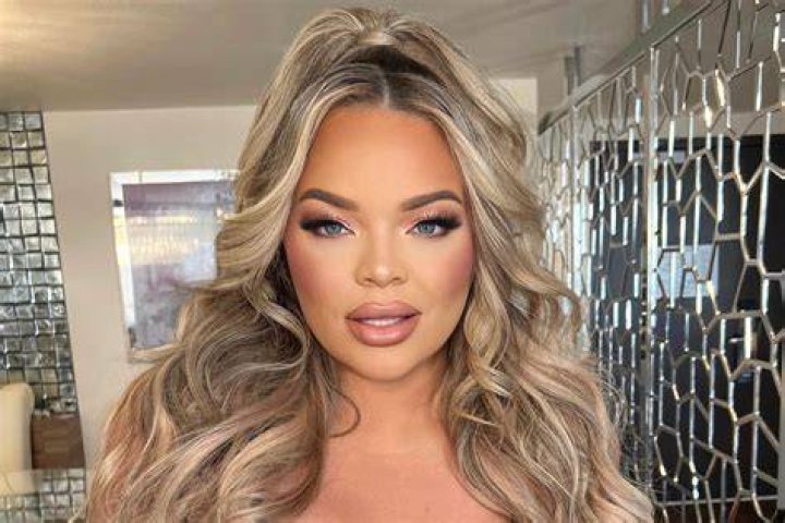 What phone does Trisha Paytas have?