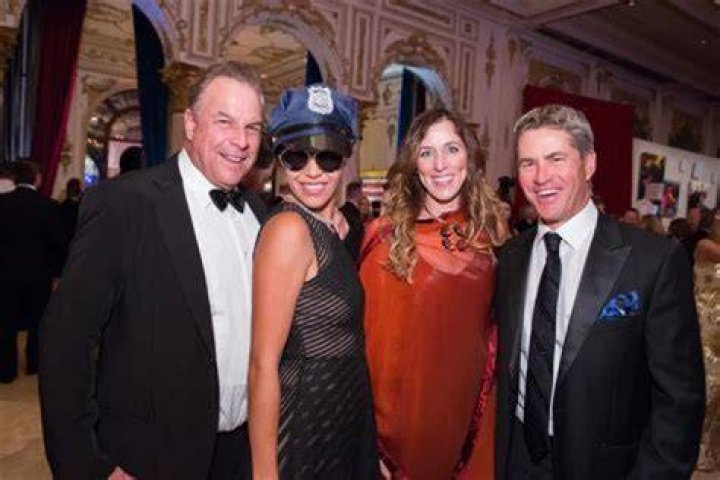 Who is Elvis Duran? Find Net Worth, Quote, Awards, Fact, Wiki