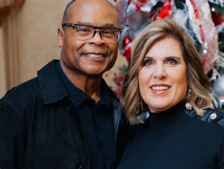 Who Is Mike Singletary’s First Wife?