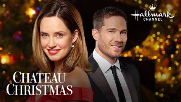 Who plays Sarah in Chateau Christmas?