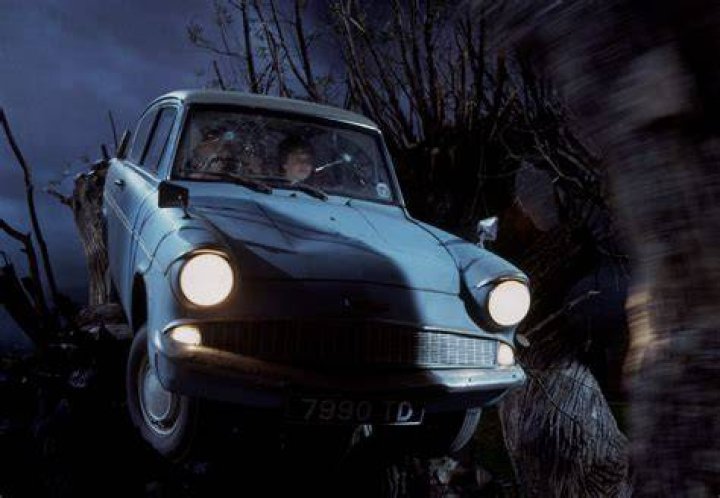 Why does the flying car come to Harry and Ron’s Rescue?