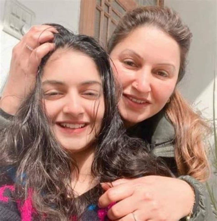 Yashodhara Phogat with her mother