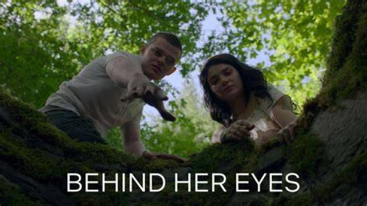 داستان فیلم Behind Her Eyes چیست؟